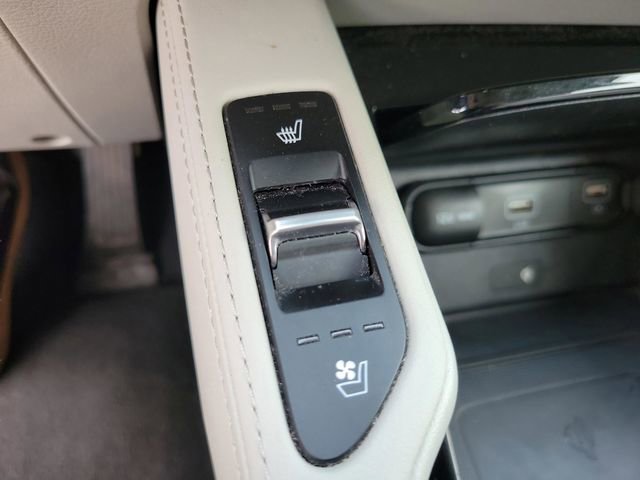 Used 2022 Kia Telluride EX w/ EX Premium Package image 24