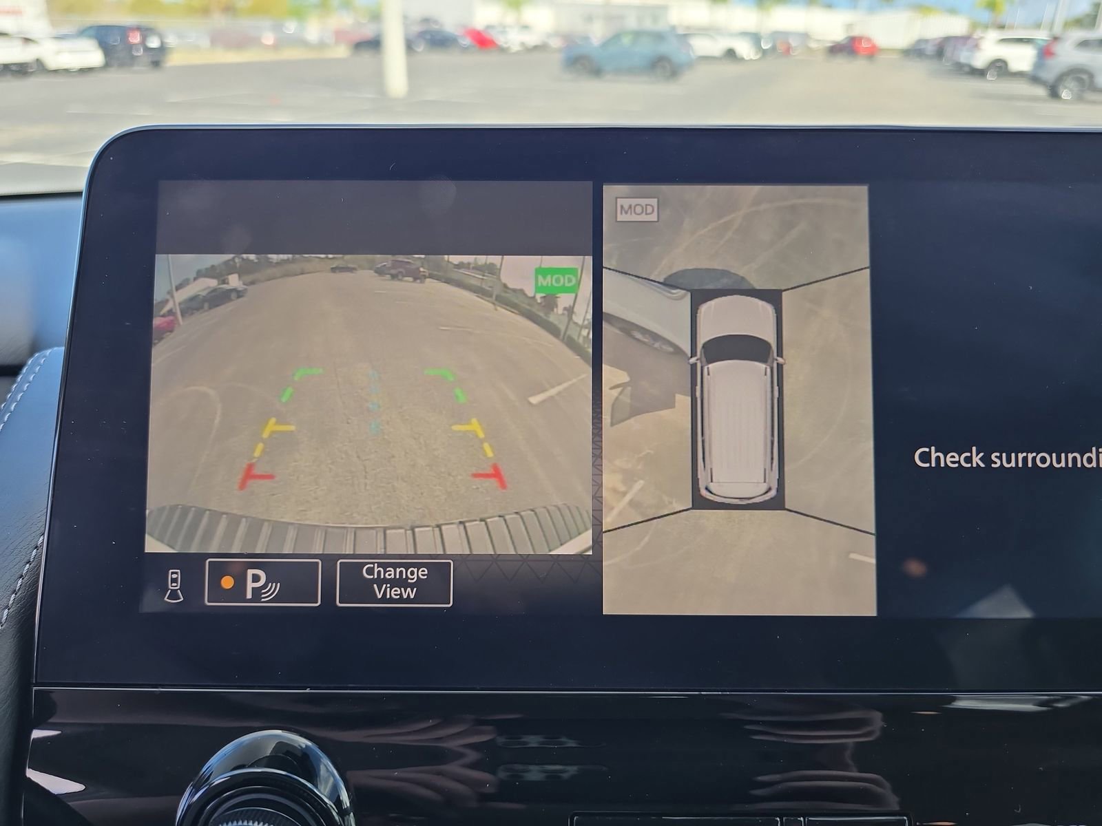 Used 2023 Nissan Armada SL w/ Captain's Chairs Package image 19