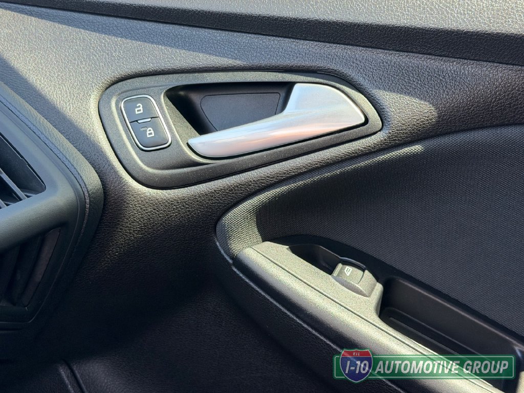 Used 2016 Ford Focus SE FWD image 30
