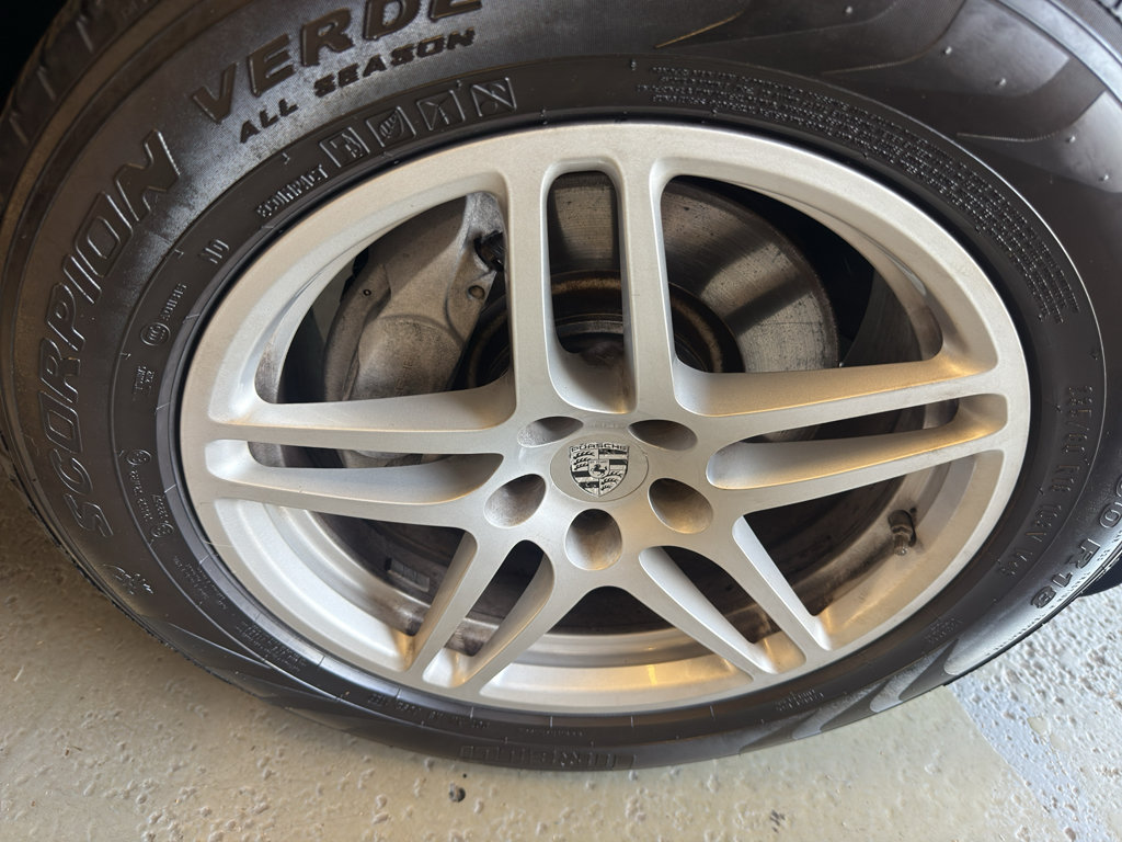 Used 2017 Porsche Macan AWD/4WD image 36