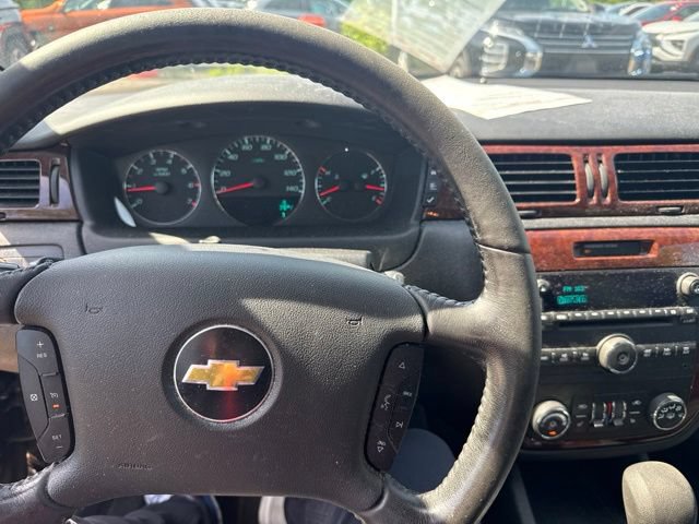 Used 2011 Chevrolet Impala LT w/ Luxury Edition Package FWD image 12