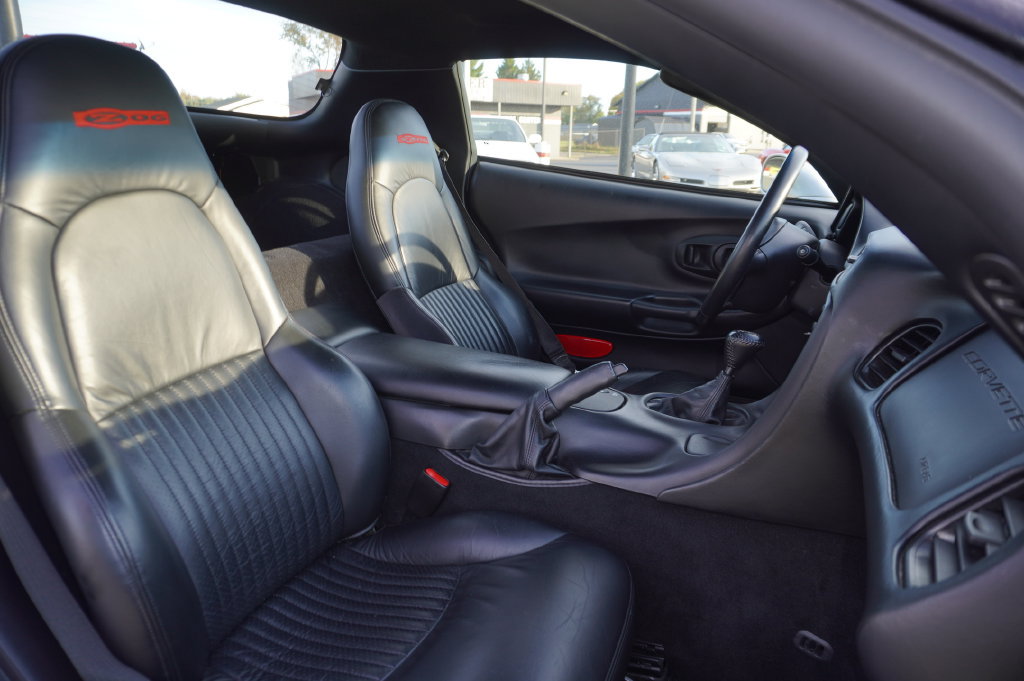 Used 2001 Chevrolet Corvette Z06 w/ Memory Pkg RWD image 27