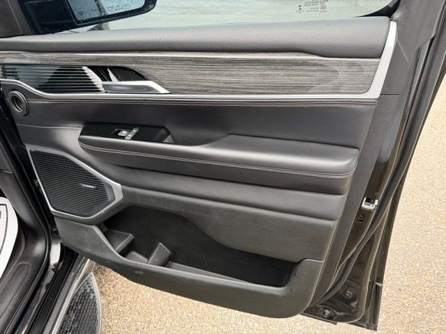 Used 2022 Jeep Wagoneer Series III AWD/4WD image 19