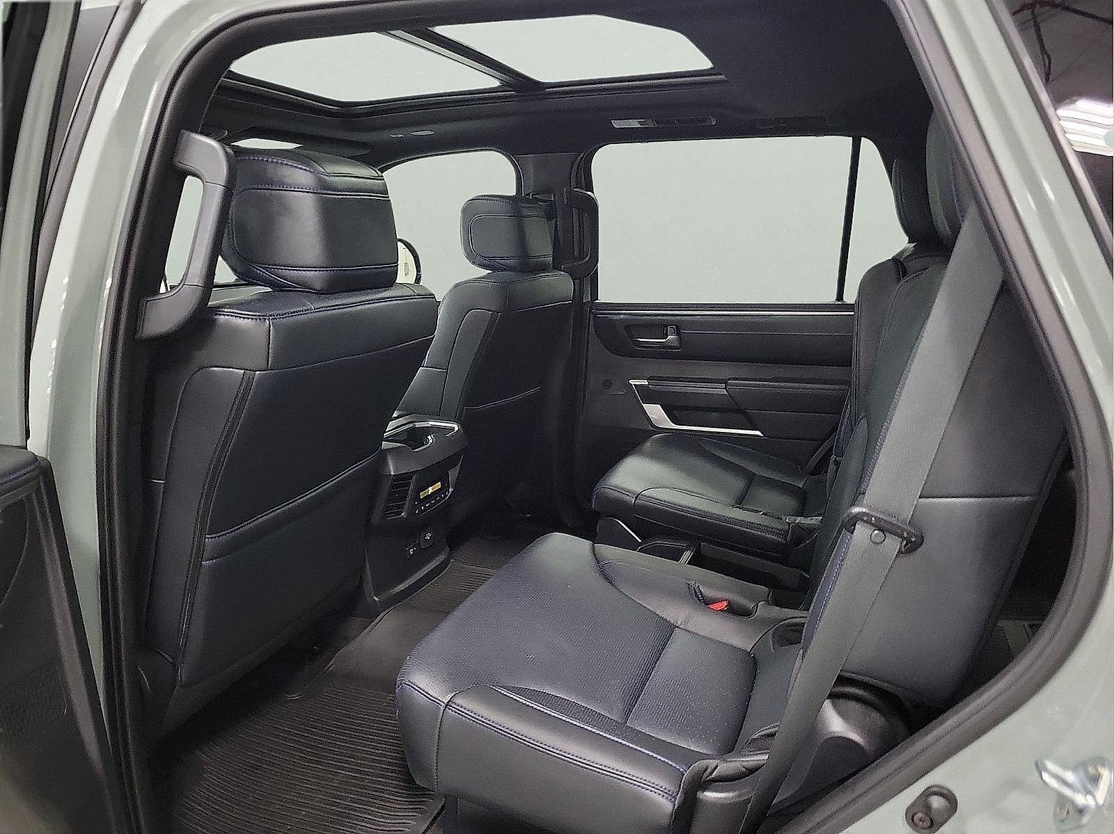Certified 2025 Toyota Sequoia Platinum AWD/4WD image 8