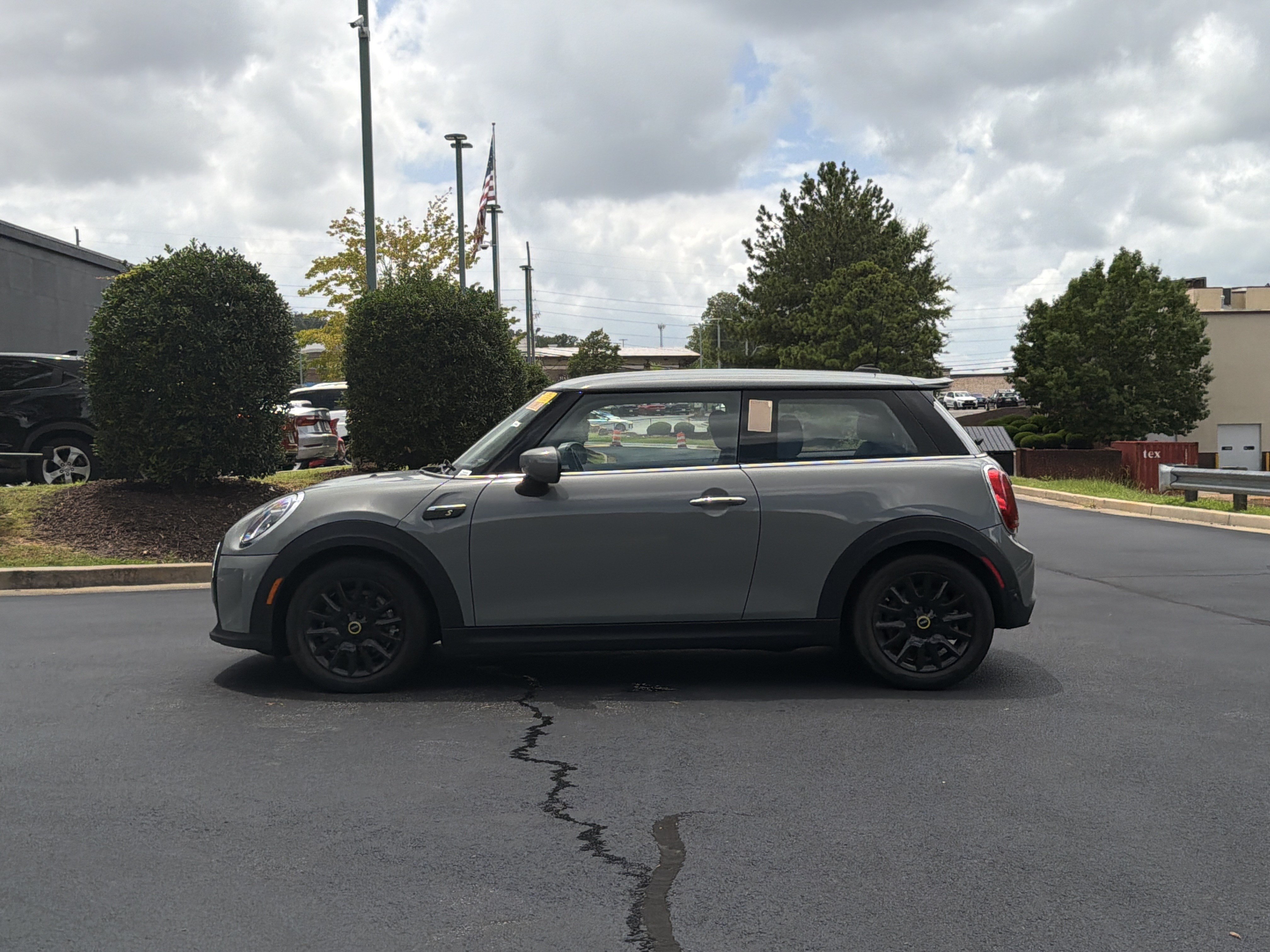 Used 2023 MINI Cooper SE FWD image 11