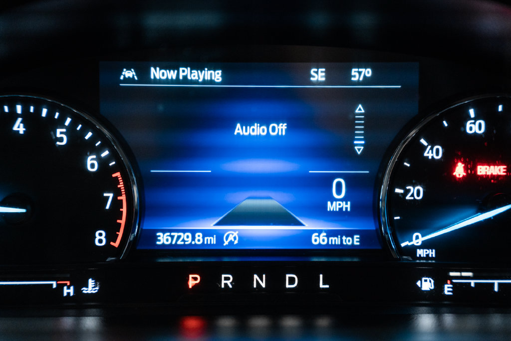 Used 2023 Ford Explorer XLT AWD/4WD image 35