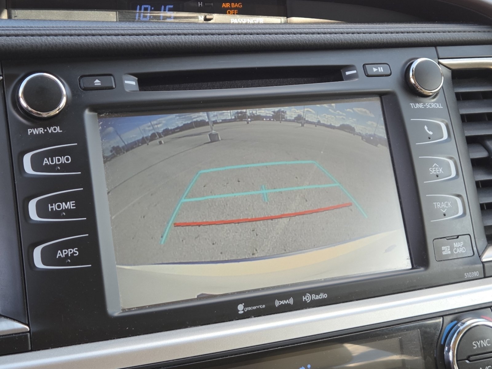 Used 2019 Toyota Highlander XLE AWD/4WD image 10