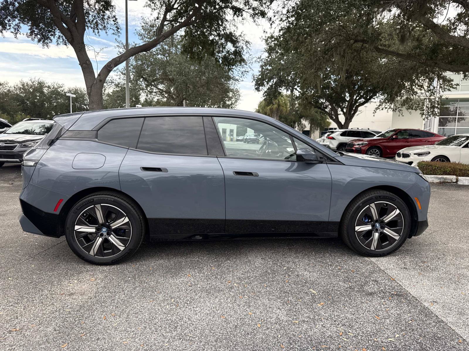 Certified 2025 BMW iX xDrive50 AWD/4WD image 3