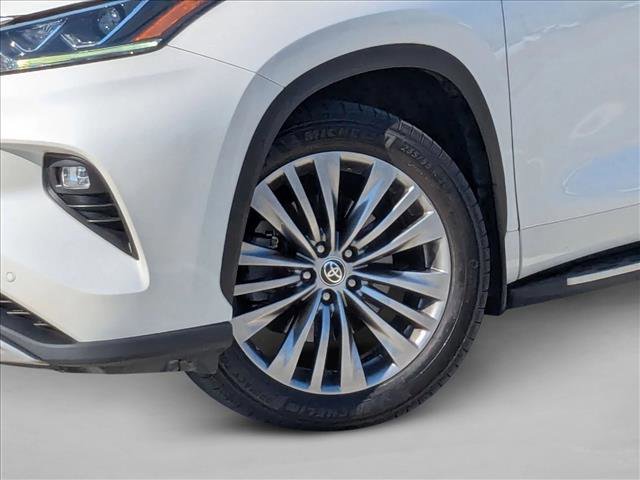 Used 2021 Toyota Highlander Platinum image 24