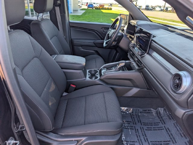 Used 2026 Chevrolet Colorado LT w/ Advanced Trailering Package AWD/4WD image 4