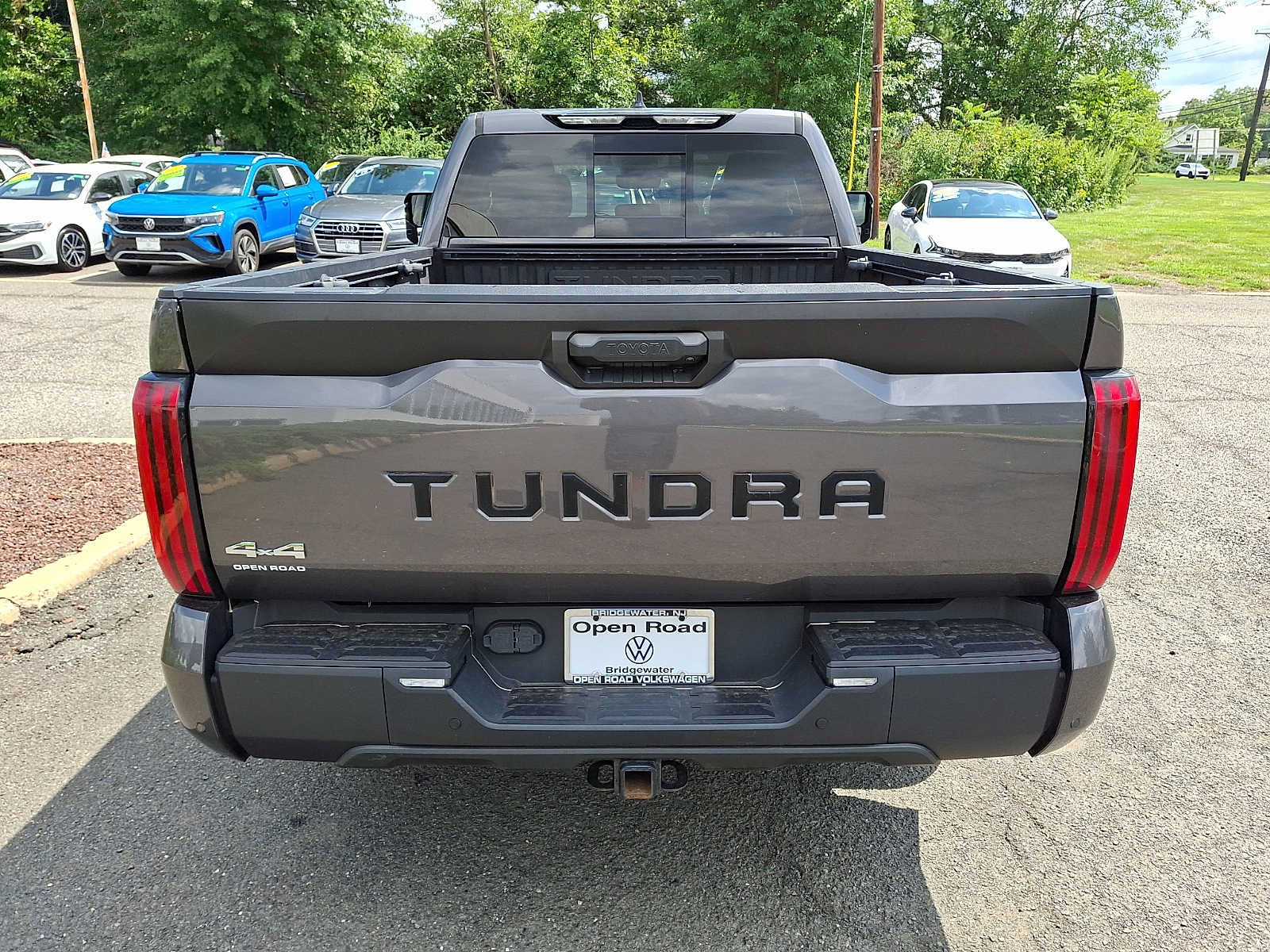 Used 2022 Toyota Tundra SR5 w/ SR5 Convenience Package AWD/4WD image 5