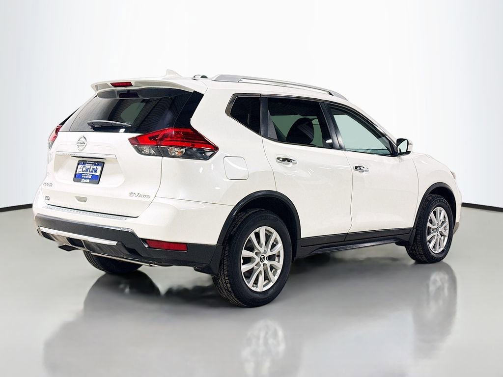 Used 2017 Nissan Rogue SV image 8