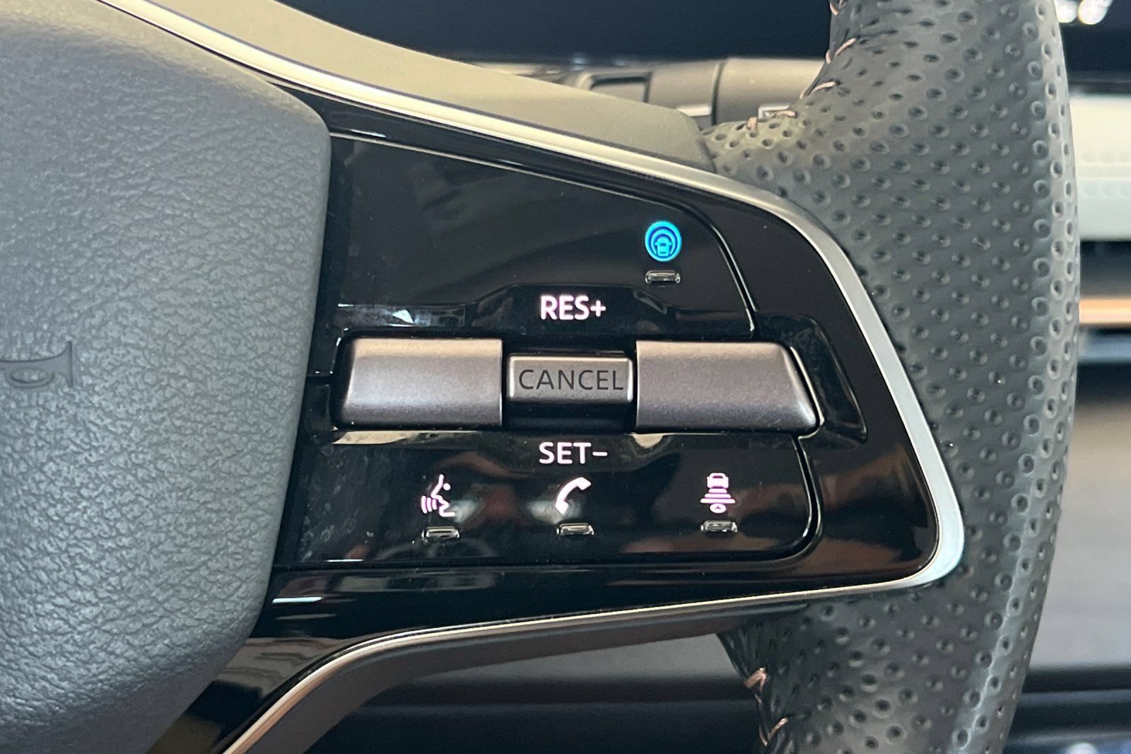 Certified 2023 Nissan Ariya FWD image 29