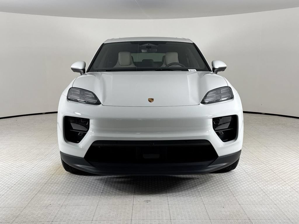 Certified 2025 Porsche Macan Electric RWD image 8
