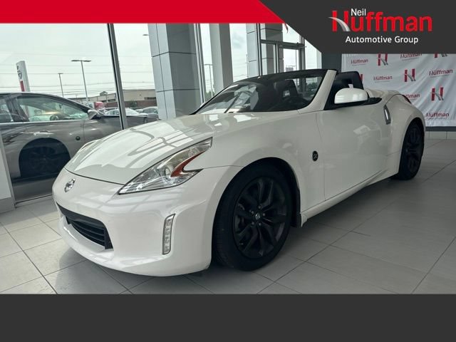 Used 2016 Nissan 370Z Touring RWD image 1