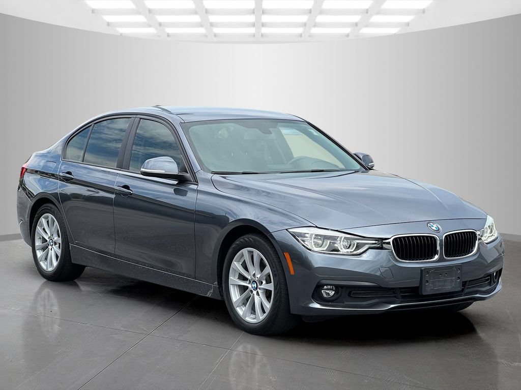 Used 2018 BMW 320i Sedan RWD image 8