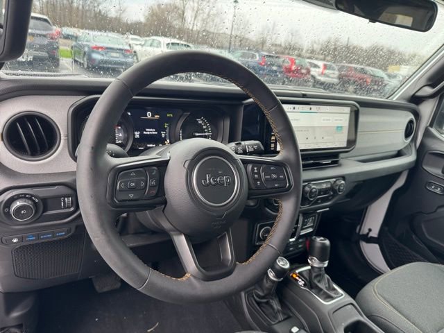 Used 2024 Jeep Wrangler Unlimited w/ Convenience Group AWD/4WD image 14