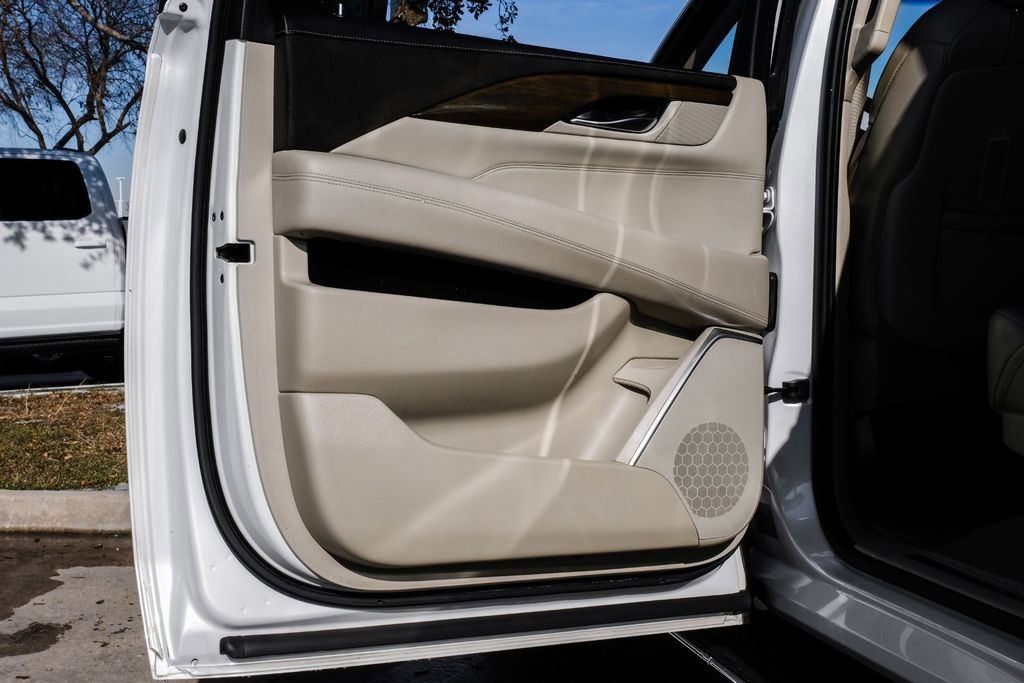 Used 2020 Cadillac Escalade ESV Premium Luxury image 49