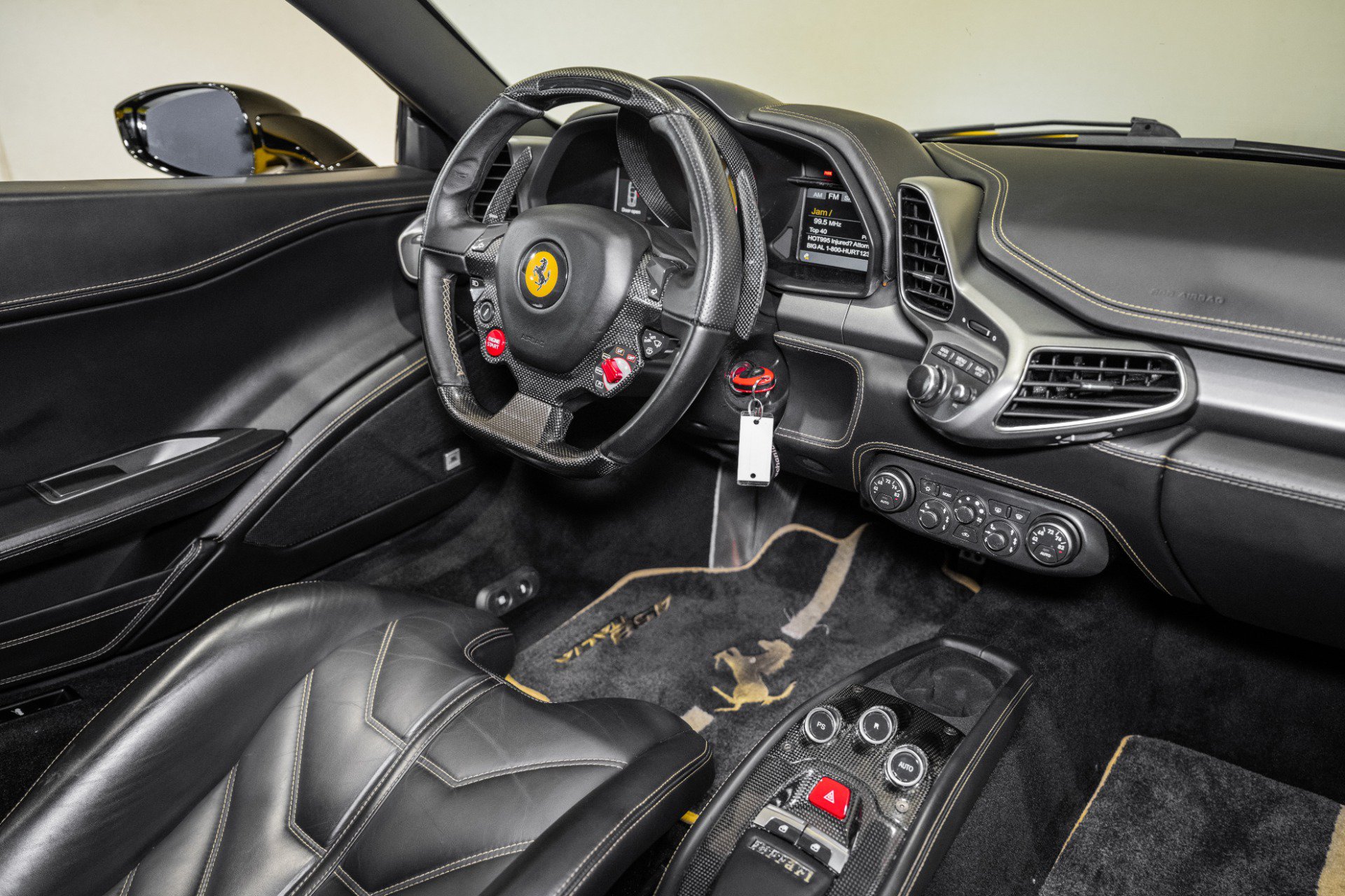 Used 2011 Ferrari 458 Italia Coupe RWD image 24