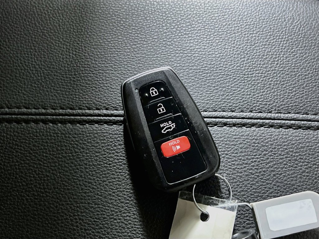 Used 2025 Toyota RAV4 XLE Premium FWD image 33