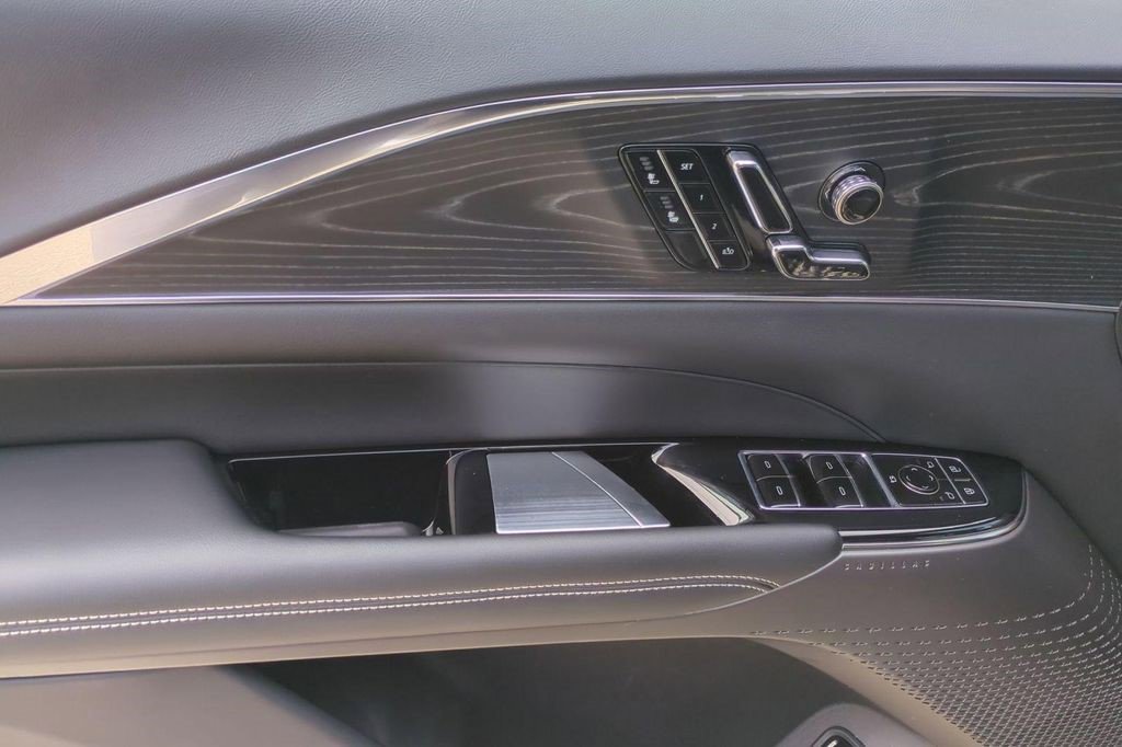 Certified 2024 Cadillac Lyriq Luxury image 21