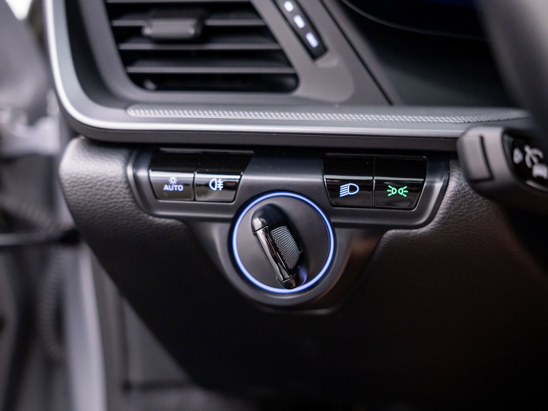 Used 2020 Porsche 911 Carrera S w/ Premium Package image 19