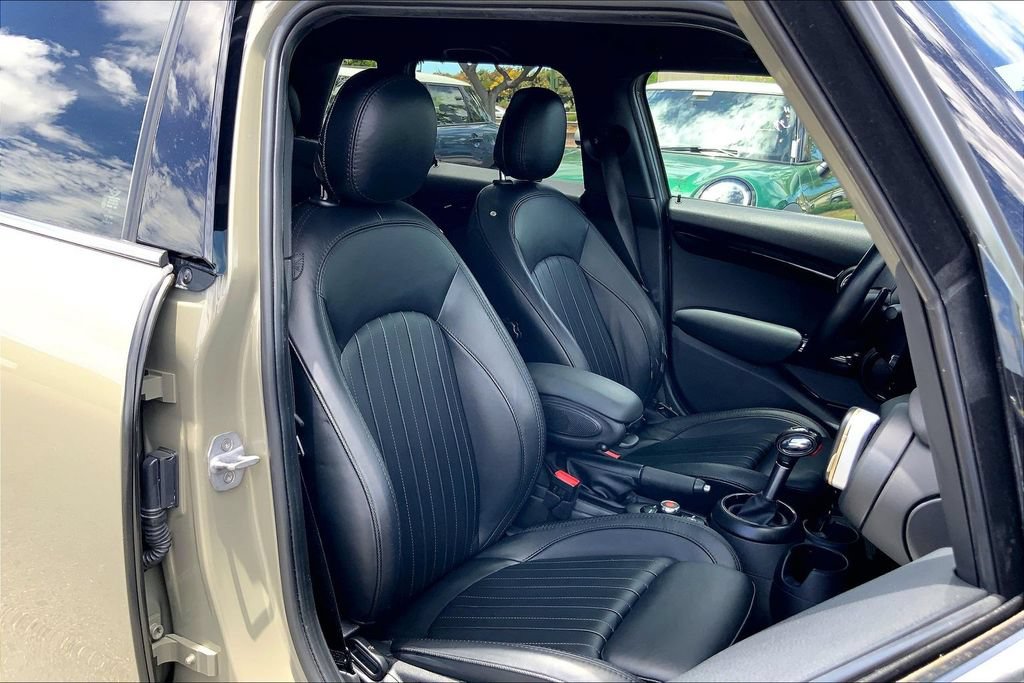 Used 2019 MINI Cooper S w/ Signature Upholstery Package FWD image 7