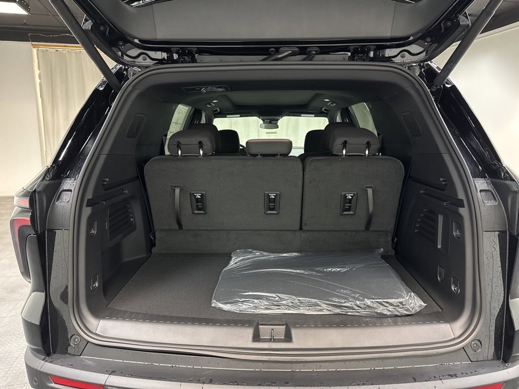 New 2026 Chevrolet Traverse LT w/ Sun and Wheel Package image 12