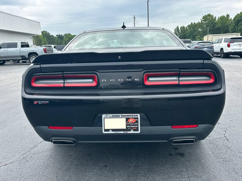 Used 2019 Dodge Challenger SXT w/ Plus Package RWD image 7