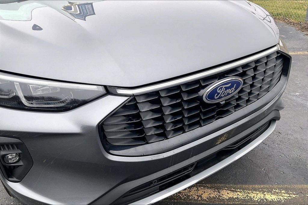 Used 2024 Ford Escape Platinum image 33
