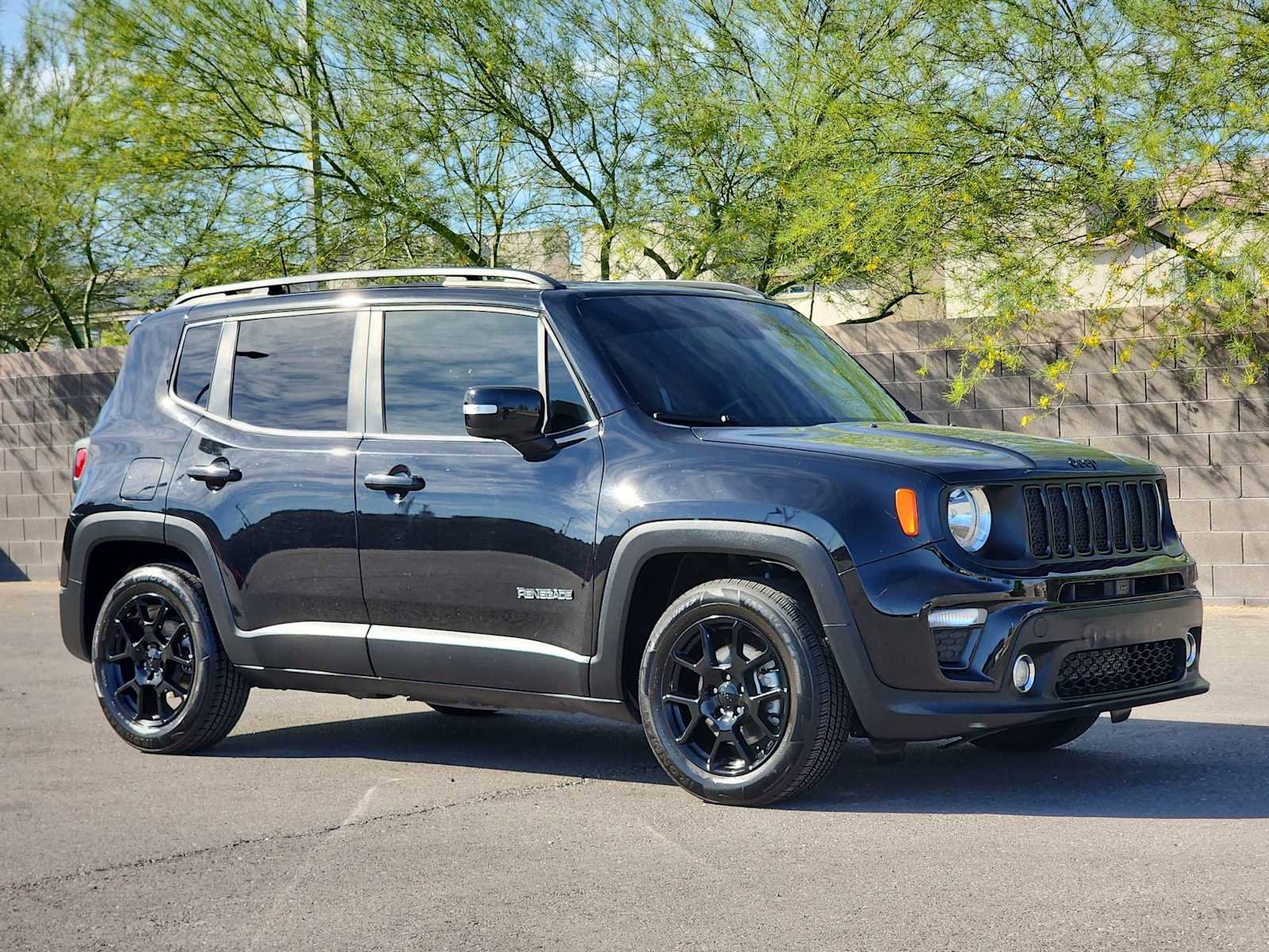 Used 2020 Jeep Renegade Altitude FWD image 3