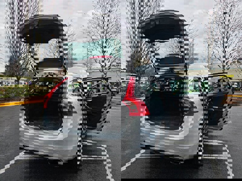 Used 2015 Volvo V60 T5 Premier image 27