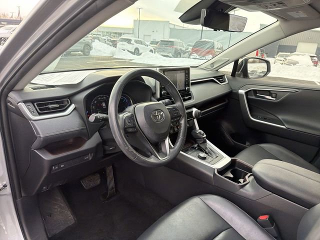 Used 2020 Toyota RAV4 Limited AWD/4WD image 18