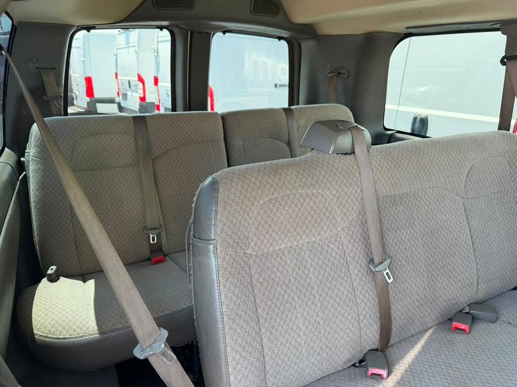 Used 2016 Chevrolet Express 2500 LS RWD image 13