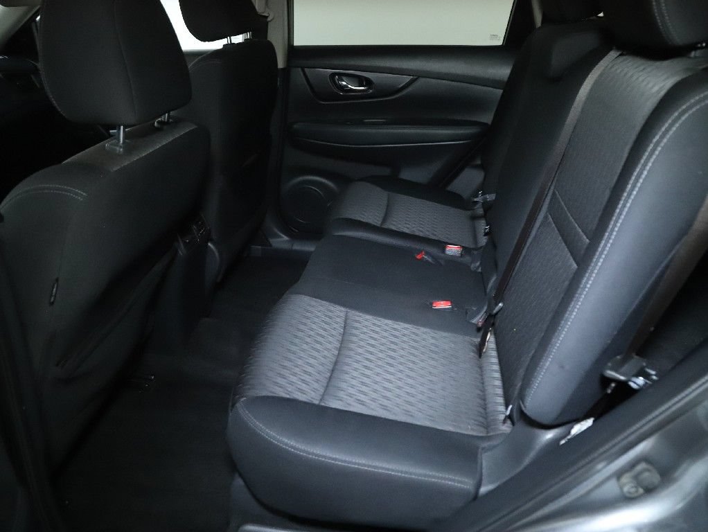 Used 2017 Nissan Rogue SV w/ SV Premium Package AWD/4WD image 14