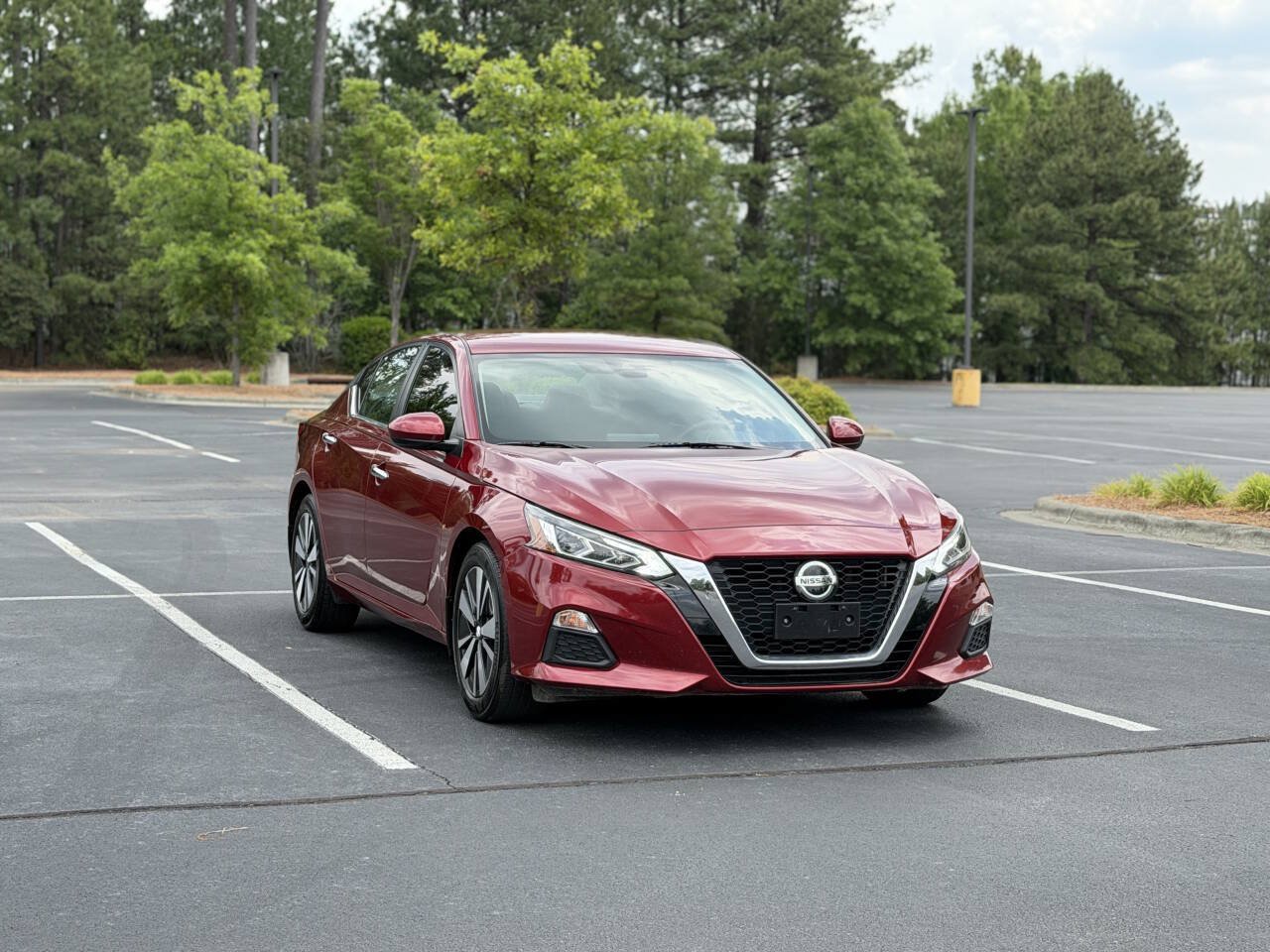 Used 2021 Nissan Altima 2.5 SV FWD image 1