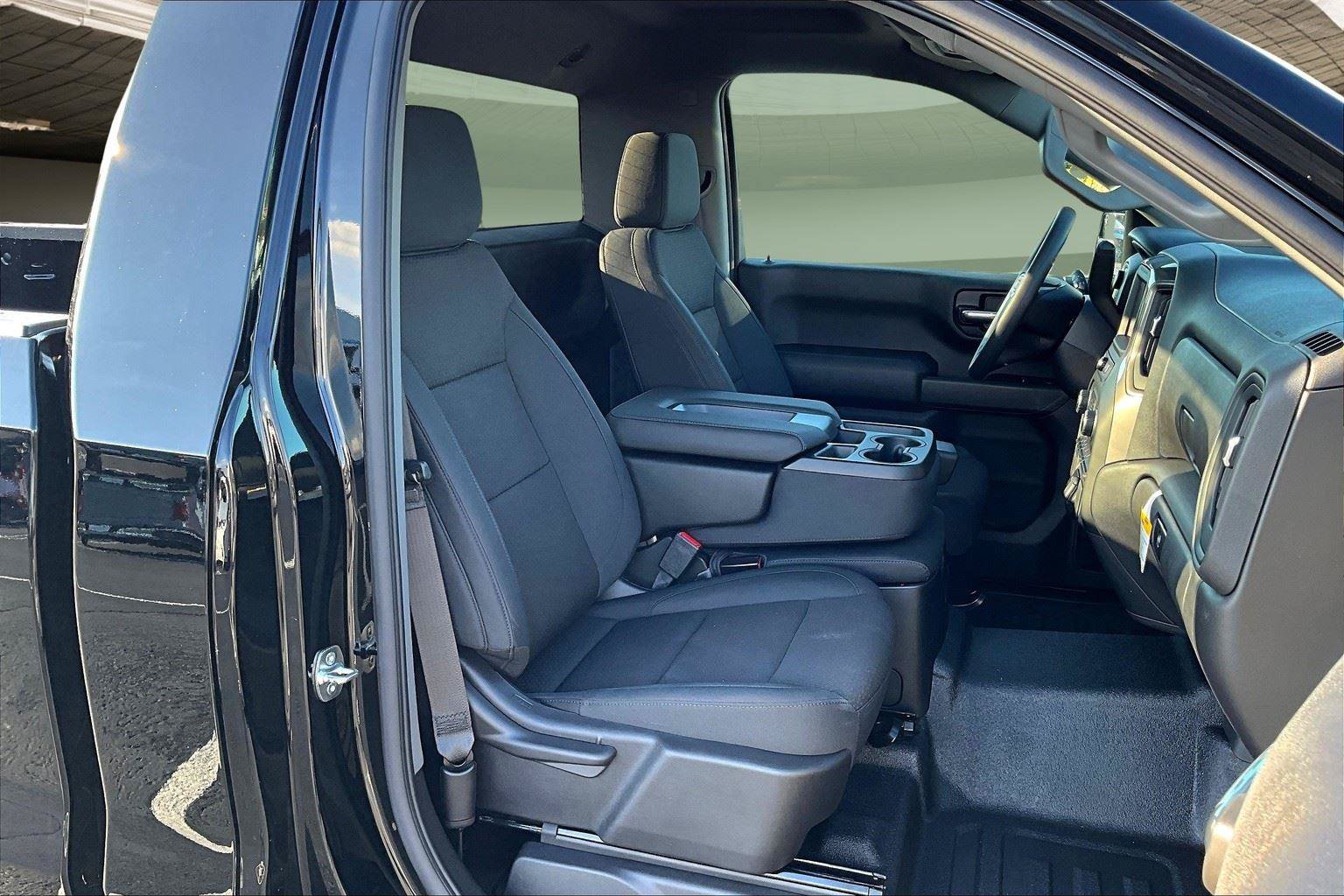 New 2026 Chevrolet Silverado 1500 W/T w/ WT Value Package AWD/4WD image 8