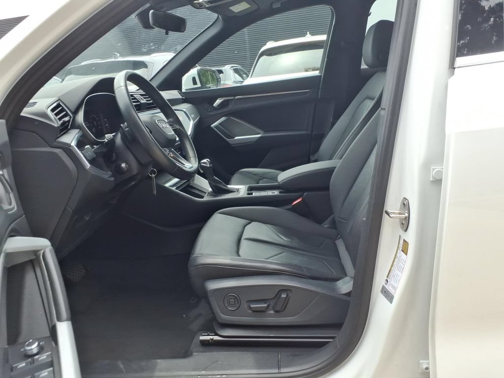 Used 2025 Audi Q3 2.0T Premium AWD/4WD image 18