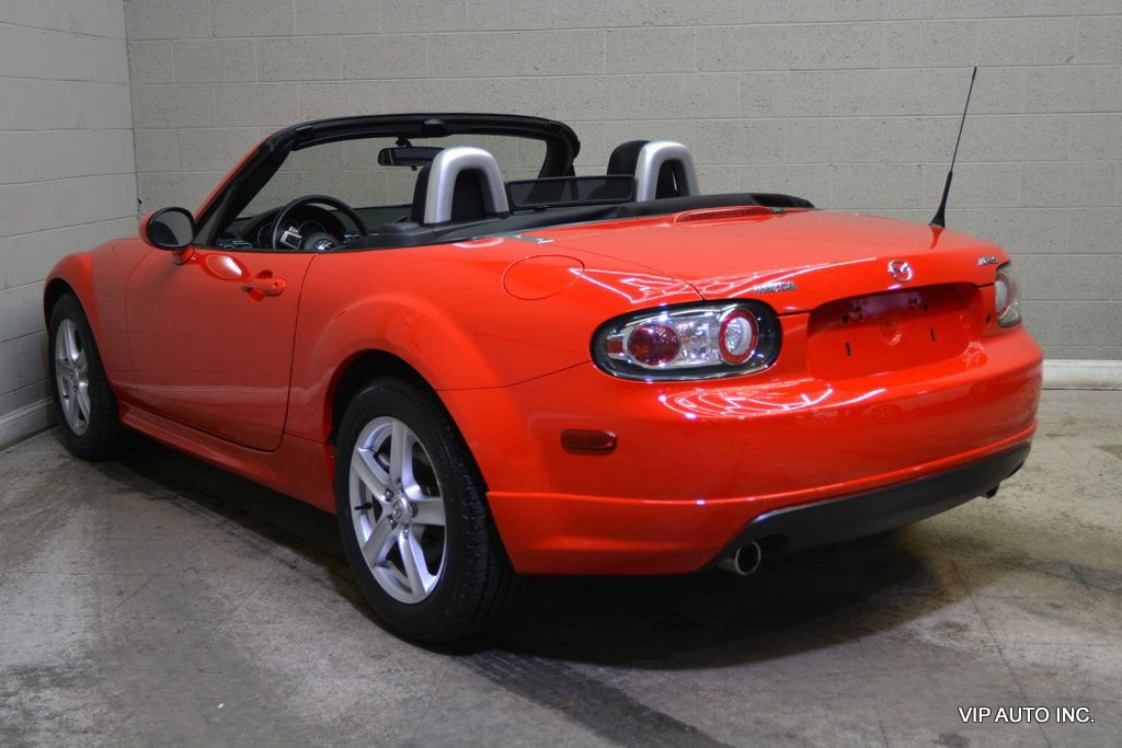 Used 2007 MAZDA MX-5 Miata Sport w/ Appearance Pkg image 3