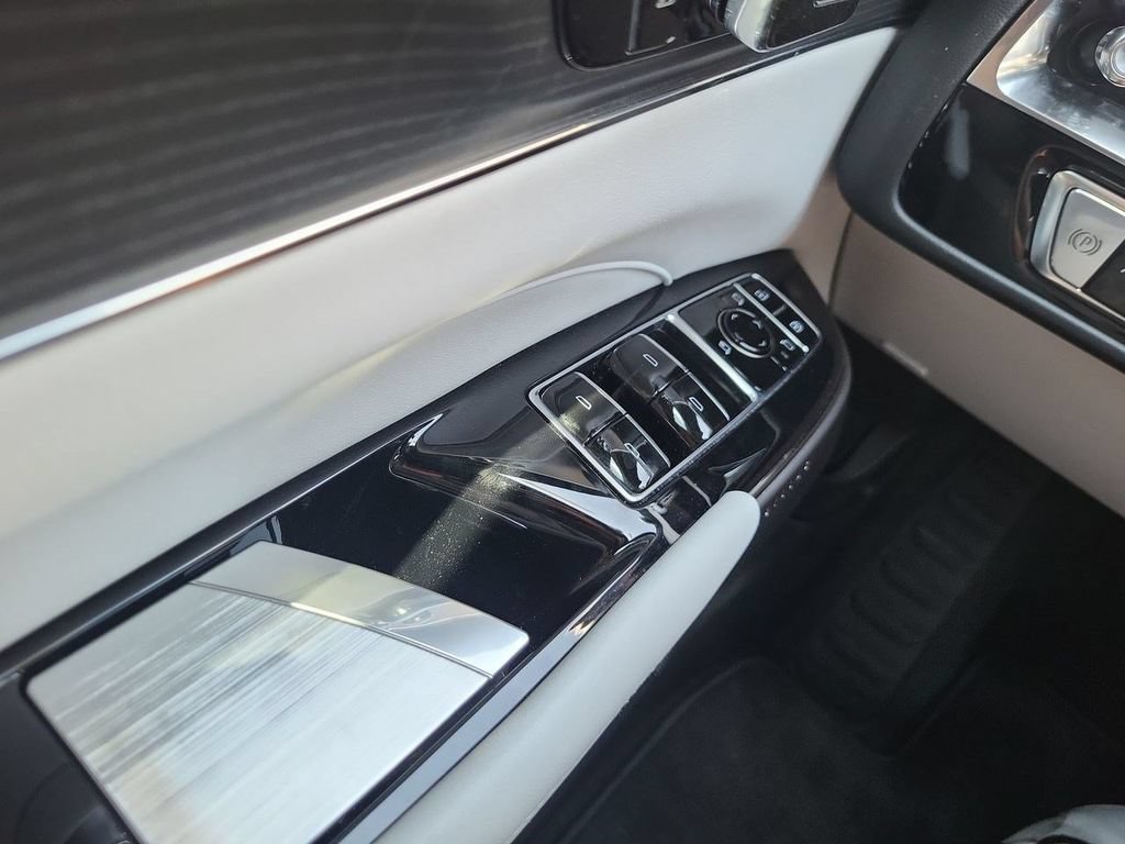 Used 2024 Cadillac Lyriq Sport AWD/4WD image 30
