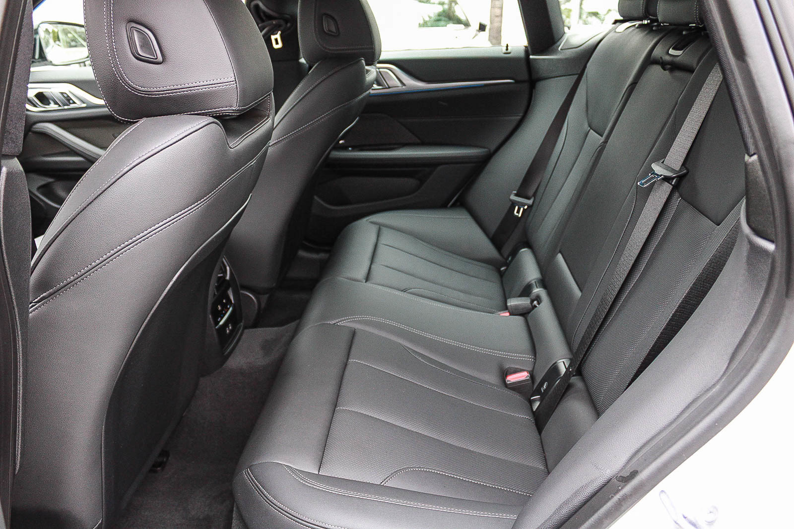 Certified 2025 BMW i4 xDrive40i w/ M Sport Package AWD/4WD image 18