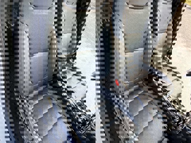 Used 2022 Chevrolet Bolt EUV LT w/ Convenience Package image 28