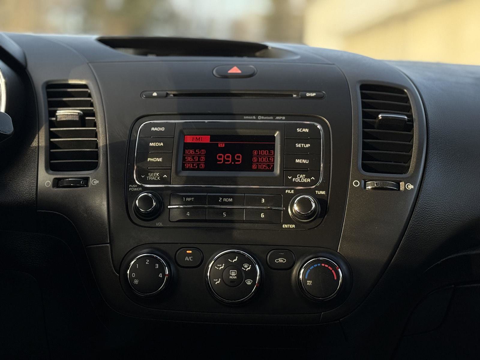 Used 2015 Kia Forte LX w/ Popular Package image 17