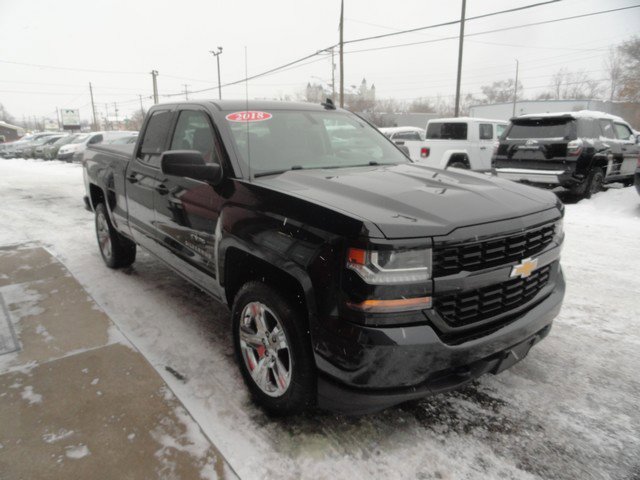 Used 2018 Chevrolet Silverado 1500 Custom w/ Custom Value Package image 7