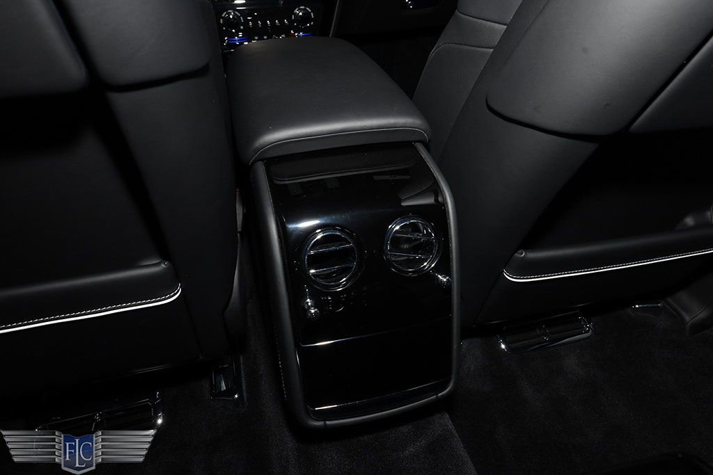 Used 2022 Rolls-Royce Phantom Sedan image 33