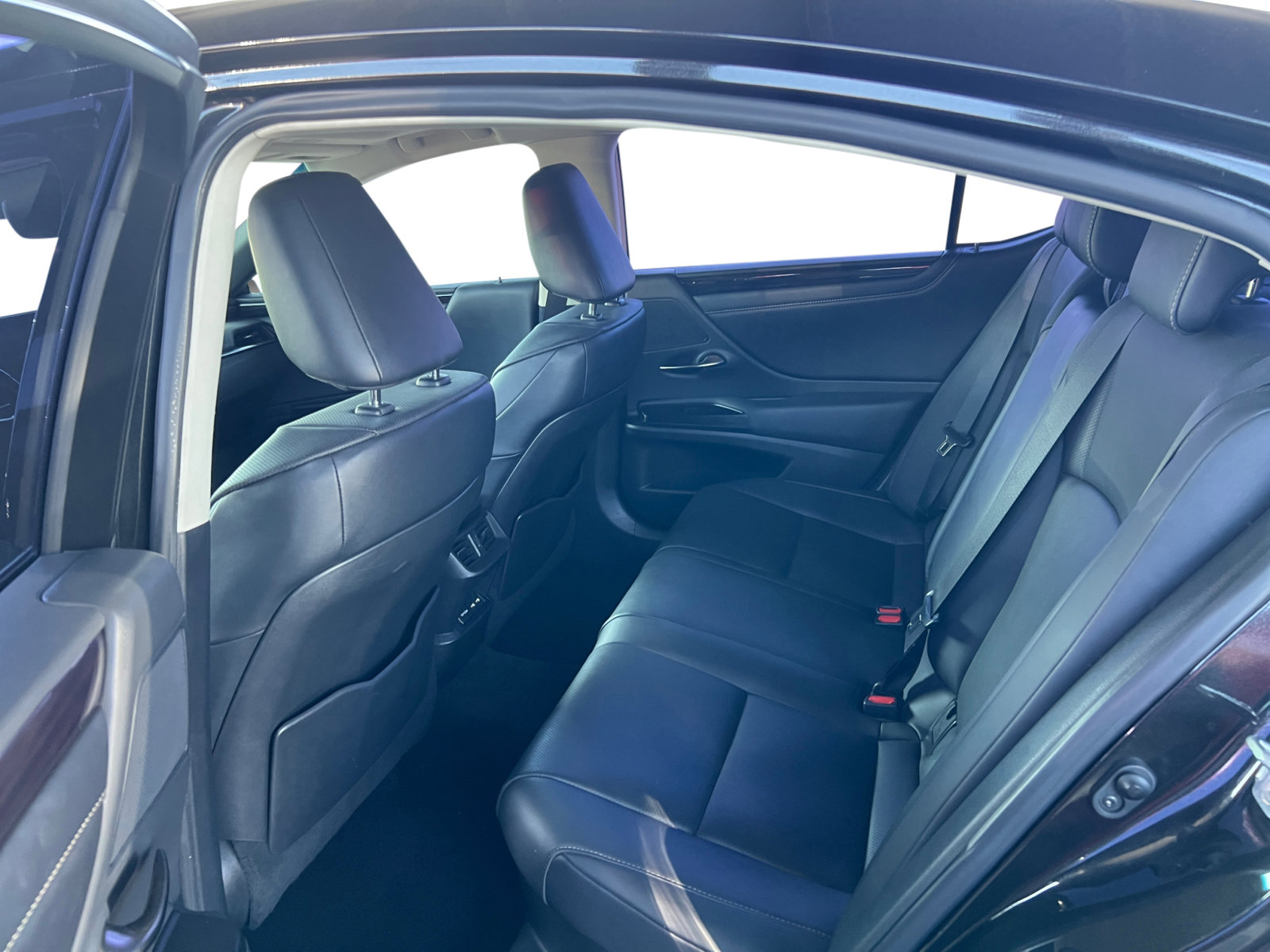 Used 2021 Lexus ES 300h w/ Premium Package image 11