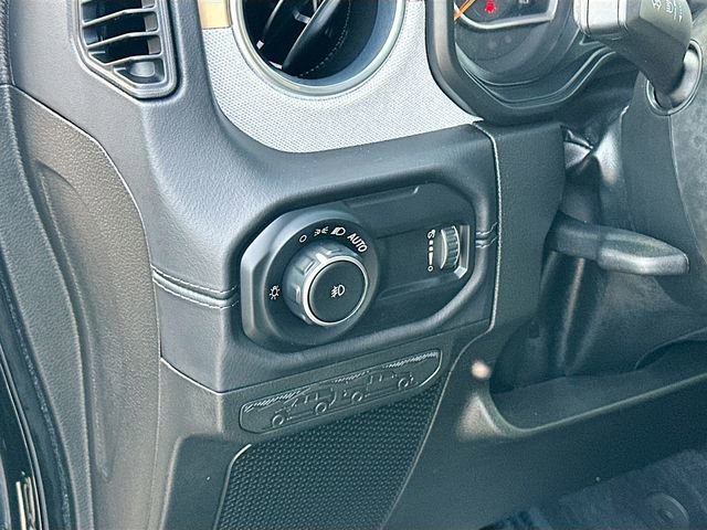 Used 2024 Jeep Wrangler Unlimited Sahara w/ Technology Group AWD/4WD image 10