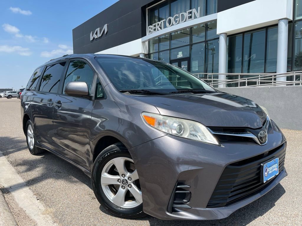 Used 2020 Toyota Sienna LE FWD image 1