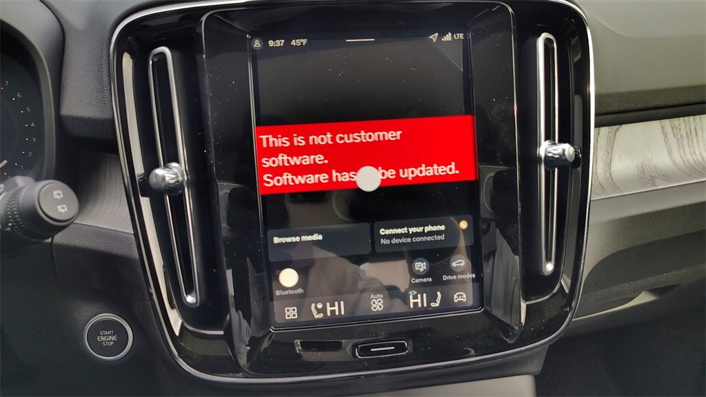 New 2026 Volvo XC40 B5 Ultra w/ Climate Package image 21