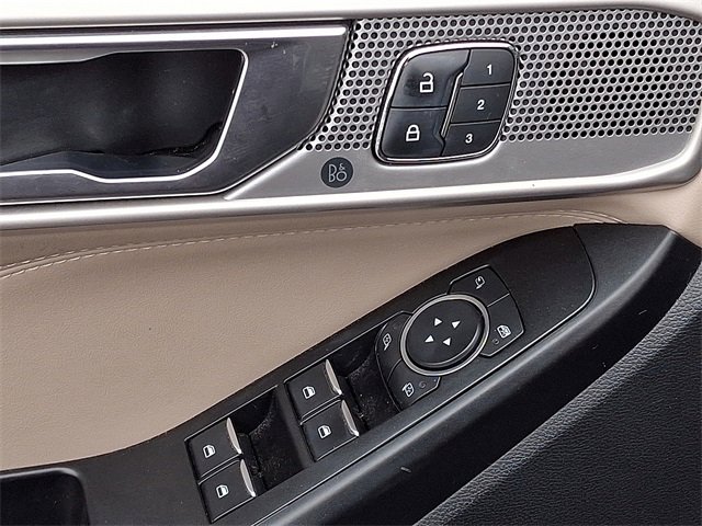 Used 2020 Ford Explorer Limited image 23